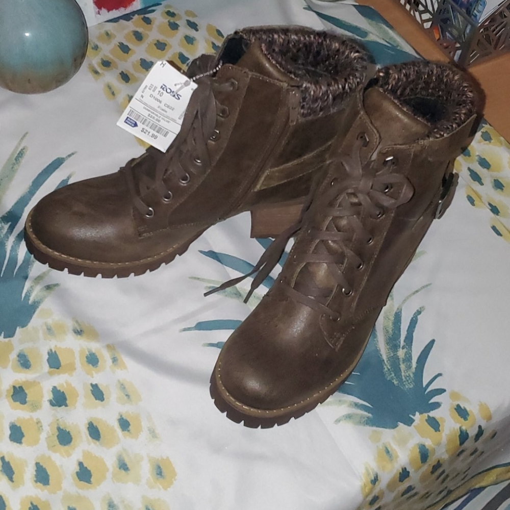 NWT Combat Lace Up Boots Carlos Santana